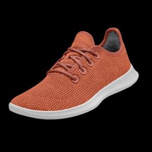 Sunkissed Allbirds with extra laces